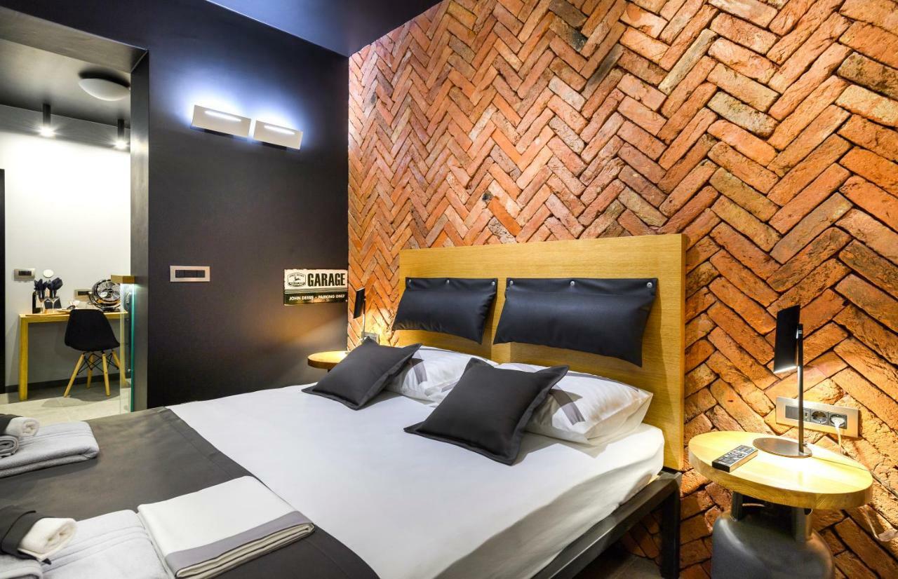 Split Industrial Design Rooms Exterior foto