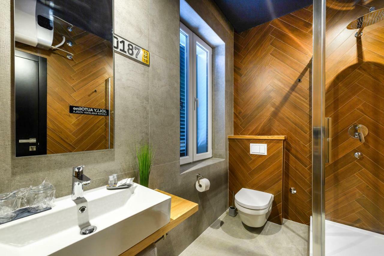 Split Industrial Design Rooms Exterior foto