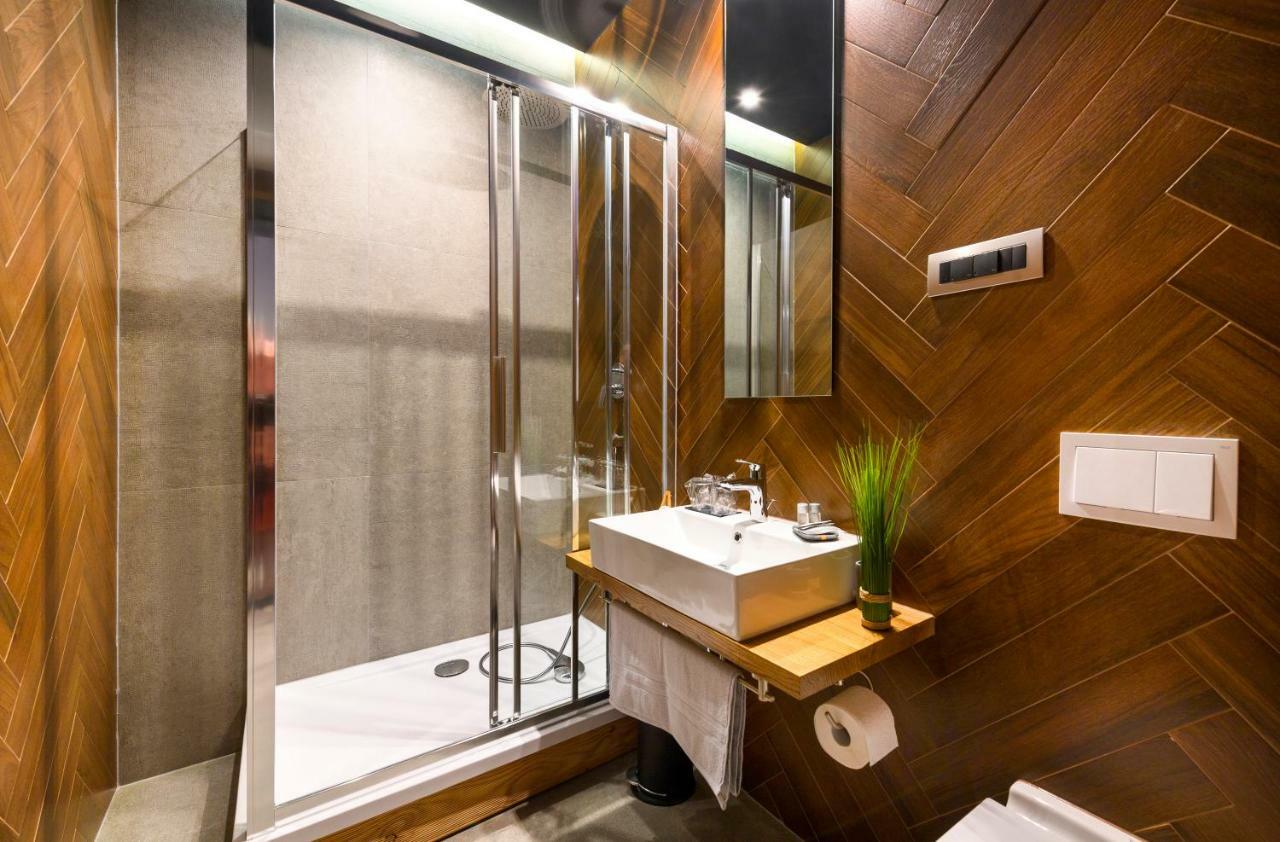 Split Industrial Design Rooms Exterior foto